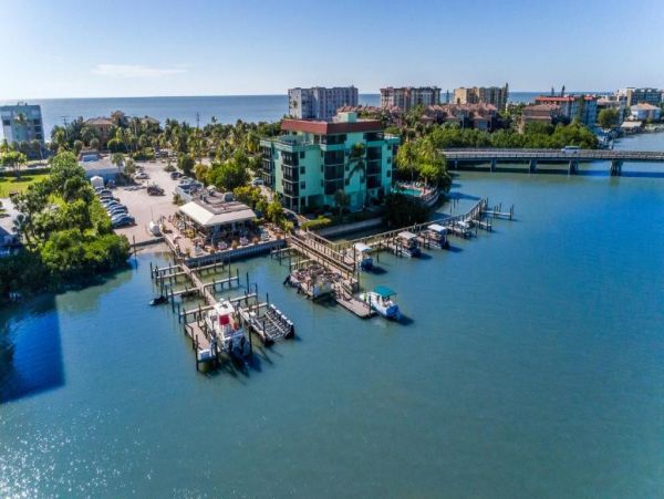 Bonita Beach Vacation Studio Gulf Views Sleeps 4 Guests