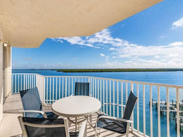 One Bedroom Bay View Vacation Condo in Fort Myers
