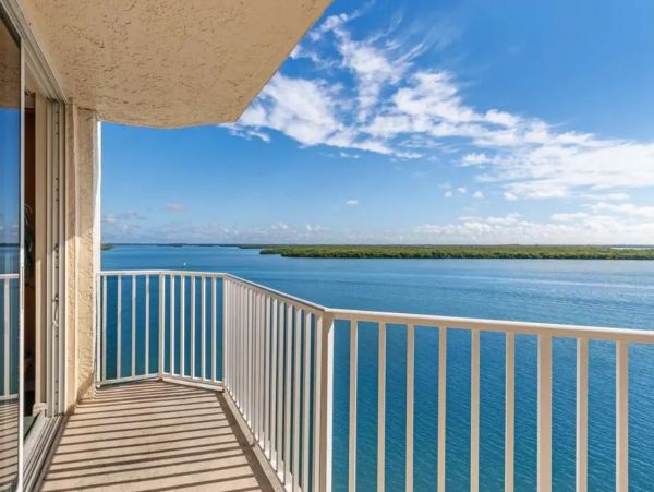 One Bedroom Bay View Vacation Condo in Fort Myers
