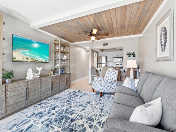 Fort Myers Vacation Condo One Bedroom Canal Views Sleeps 4