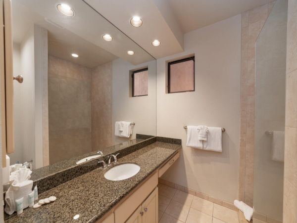 Three Bedroom Vacation Townhome in Napili Walk To Beach