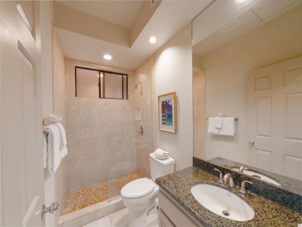 Three Bedroom Vacation Townhome in Napili Walk To Beach