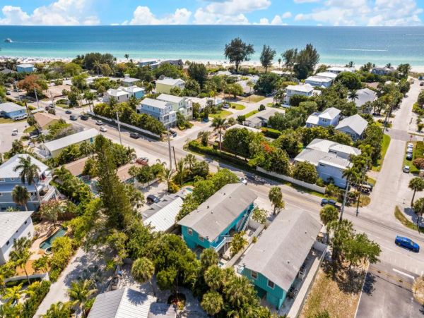 Four Bedroom Holmes Beach Vacation Rental Pool Home
