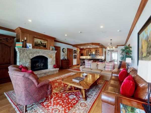 Ski In Ski Out Rental Condo in Avon with Pool & Hot Tubs