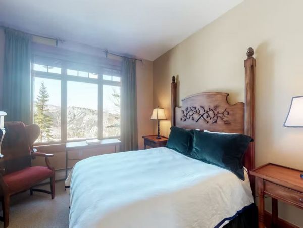 Ski In Ski Out Rental Condo in Avon with Pool & Hot Tubs