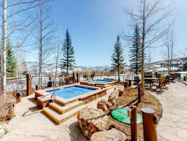 Ski In Ski Out Rental Condo in Avon with Pool & Hot Tubs
