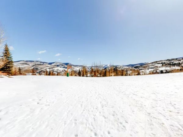Ski In Ski Out Rental Condo in Avon with Pool & Hot Tubs