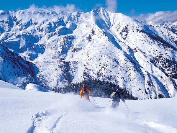Ski In Ski Out Rental Condo in Avon with Pool & Hot Tubs