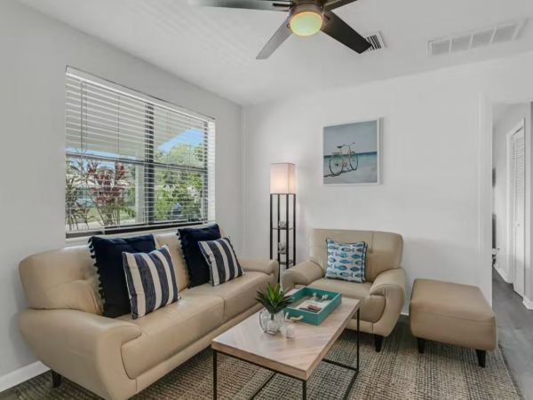 Charming Two Bedroom Vacation Home in Sarasota Sleeps 4