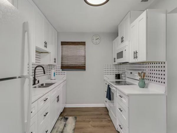 Charming Two Bedroom Vacation Home in Sarasota Sleeps 4
