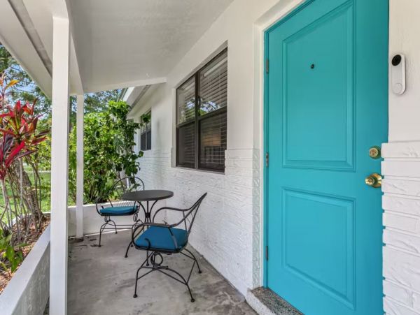 Charming Two Bedroom Vacation Home in Sarasota Sleeps 4