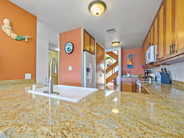 Kaanapali Vacation Condo Three Bedrooms Walk To Beach