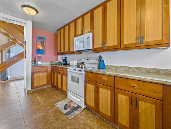 Kaanapali Vacation Condo Three Bedrooms Walk To Beach