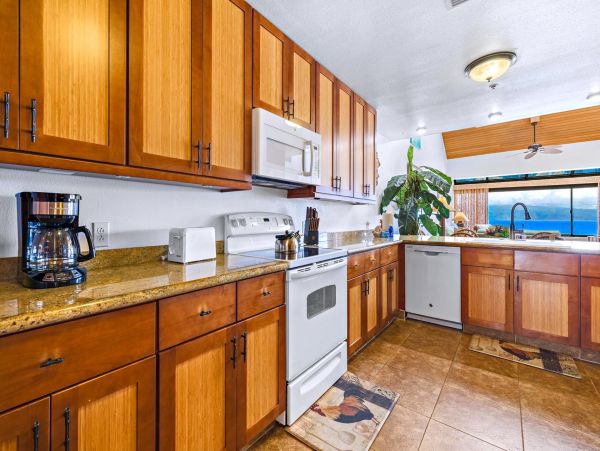 Kaanapali Vacation Condo Three Bedrooms Walk To Beach
