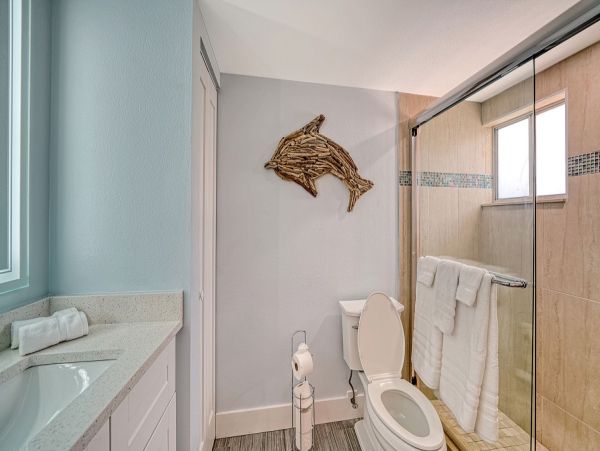 Beautiful Siesta Key 1 Bedroom Condo Walk to Beach Sleeps 4