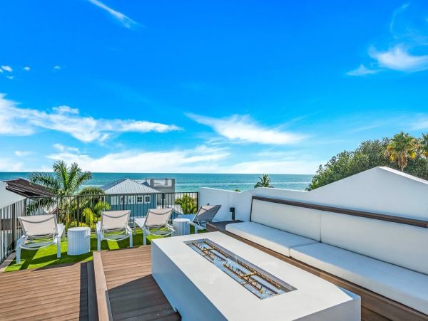Anna Maria Luxurious Vacation Pool Home Close to Beach