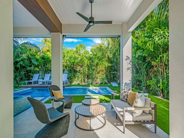 Anna Maria Luxurious Vacation Pool Home Close to Beach