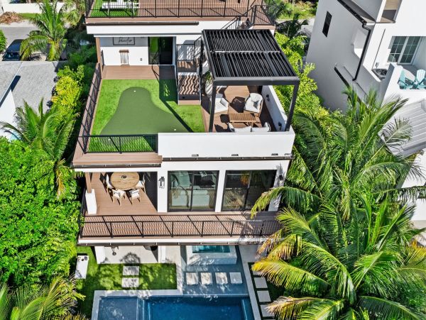 Anna Maria Luxurious Vacation Pool Home Close to Beach