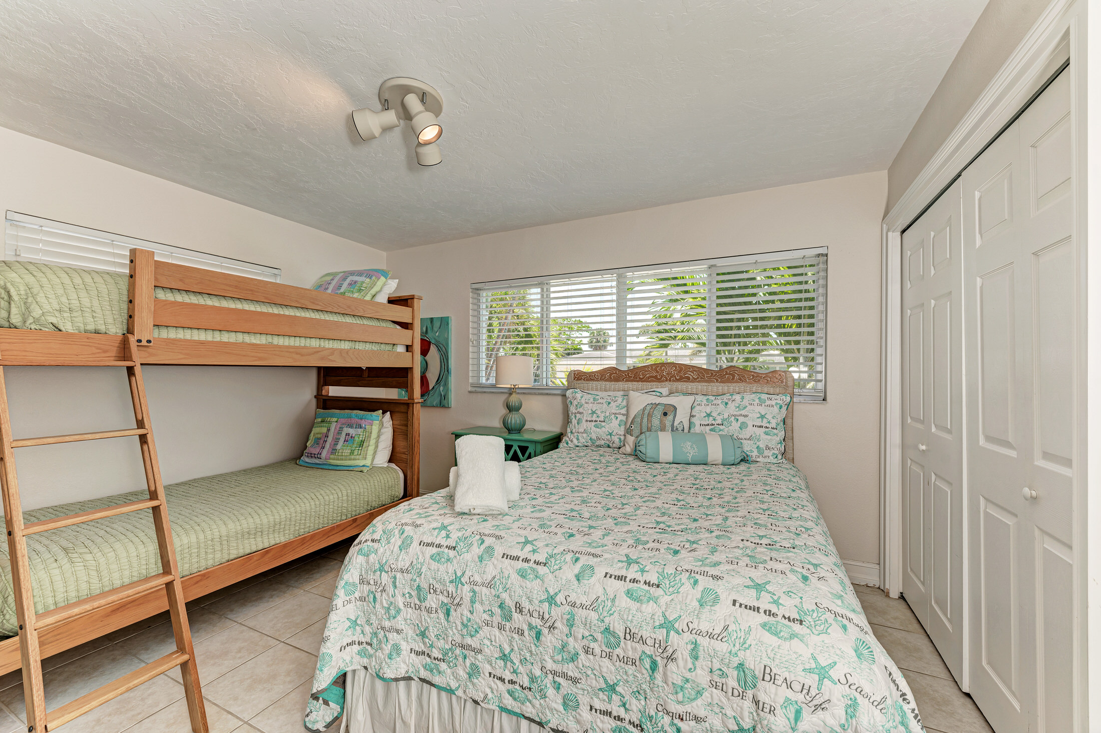 Anna Maria Island Holmes Beach Home 1018887