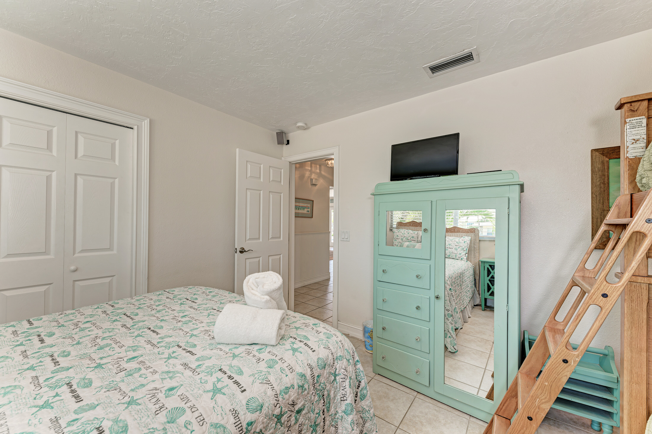 Anna Maria Island Holmes Beach Home 1018887
