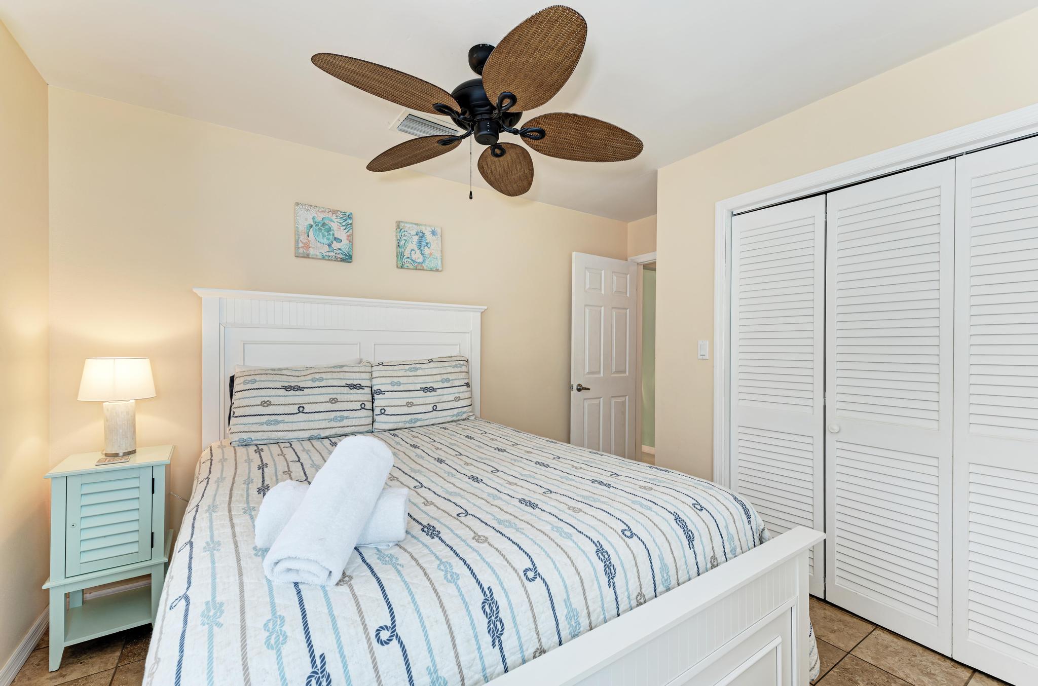 Bradenton 3 Bedroom Vacation Home with Dock Sleeps 6