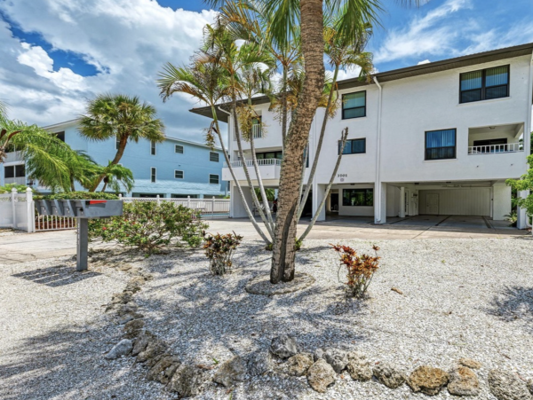 Holmes Beach Vacation Condo Two Bedroom