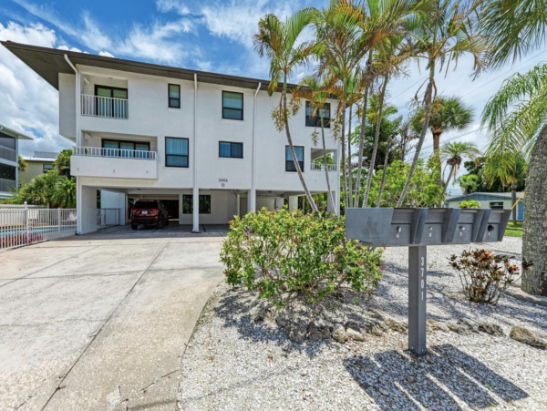 Holmes Beach Vacation Condo Two Bedroom