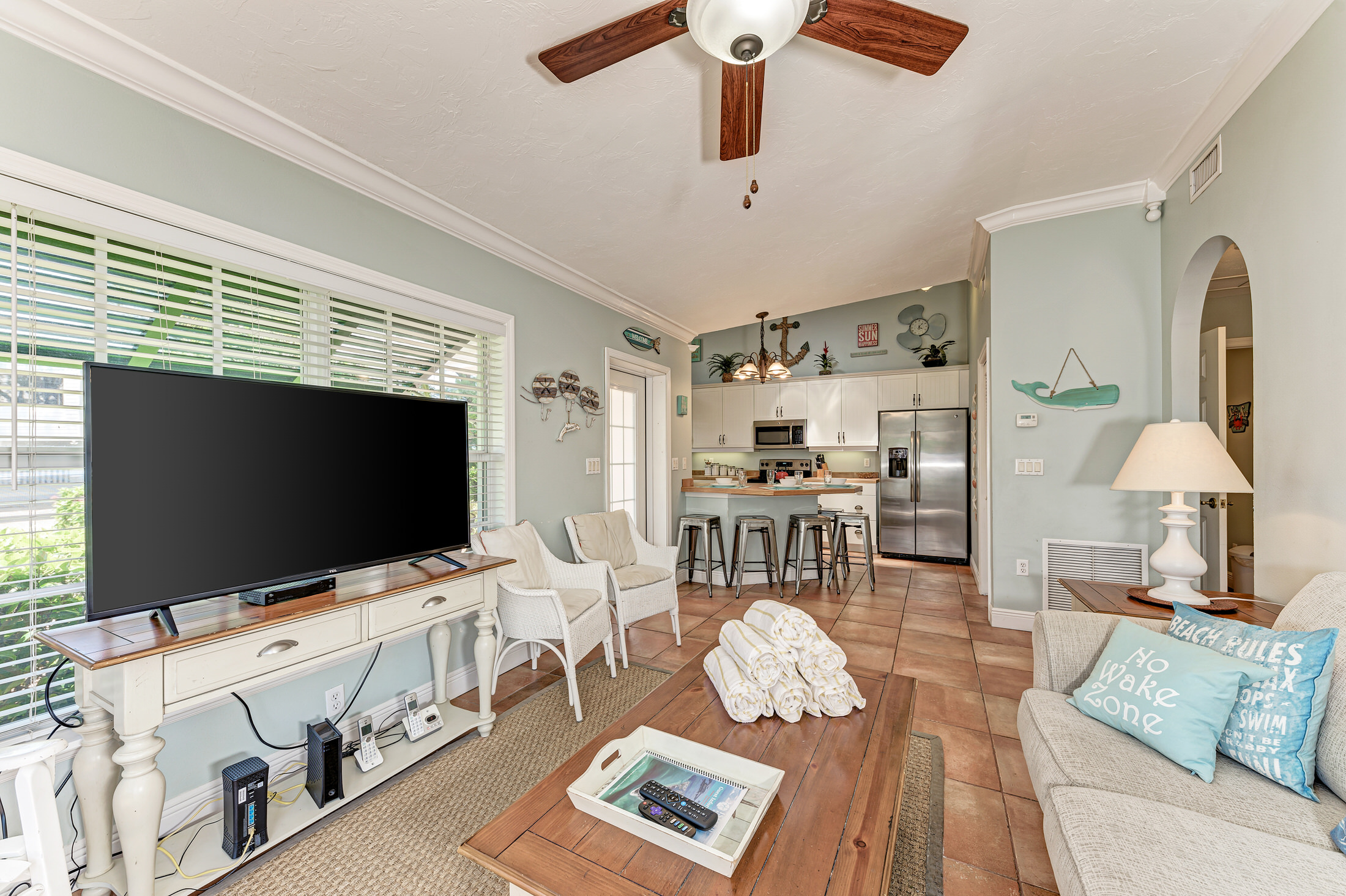 Two Bedroom Island Life Vacation Condo Rental Holmes Beach
