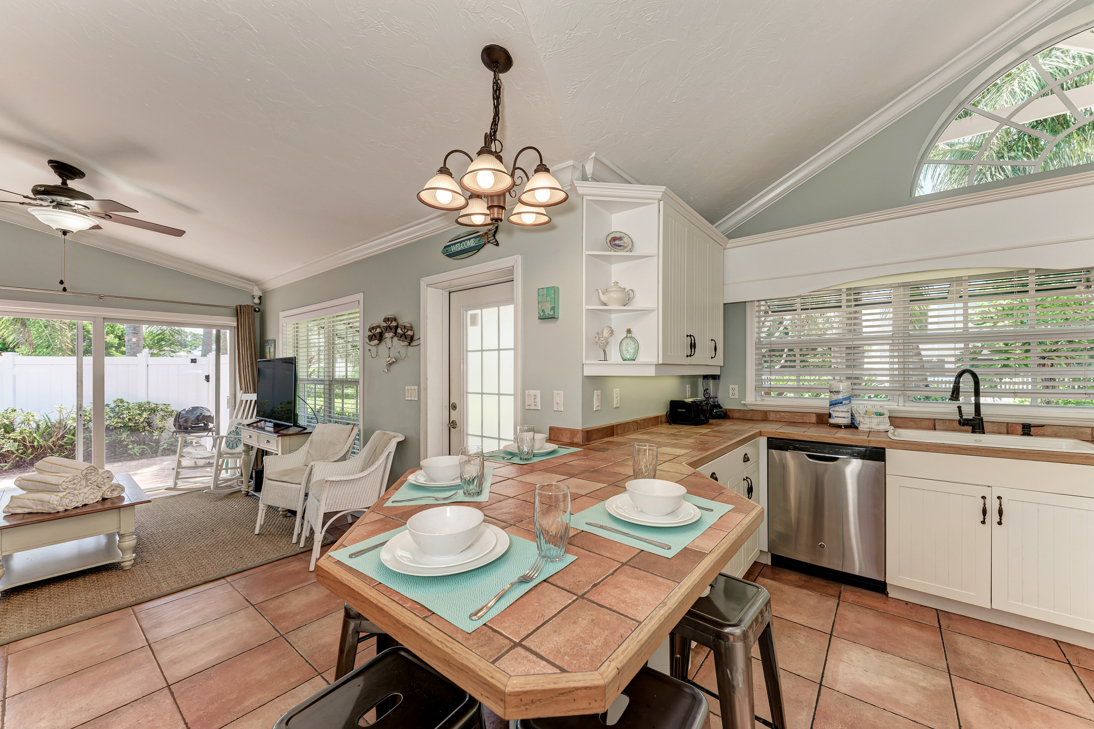 Two Bedroom Island Life Vacation Condo Rental Holmes Beach