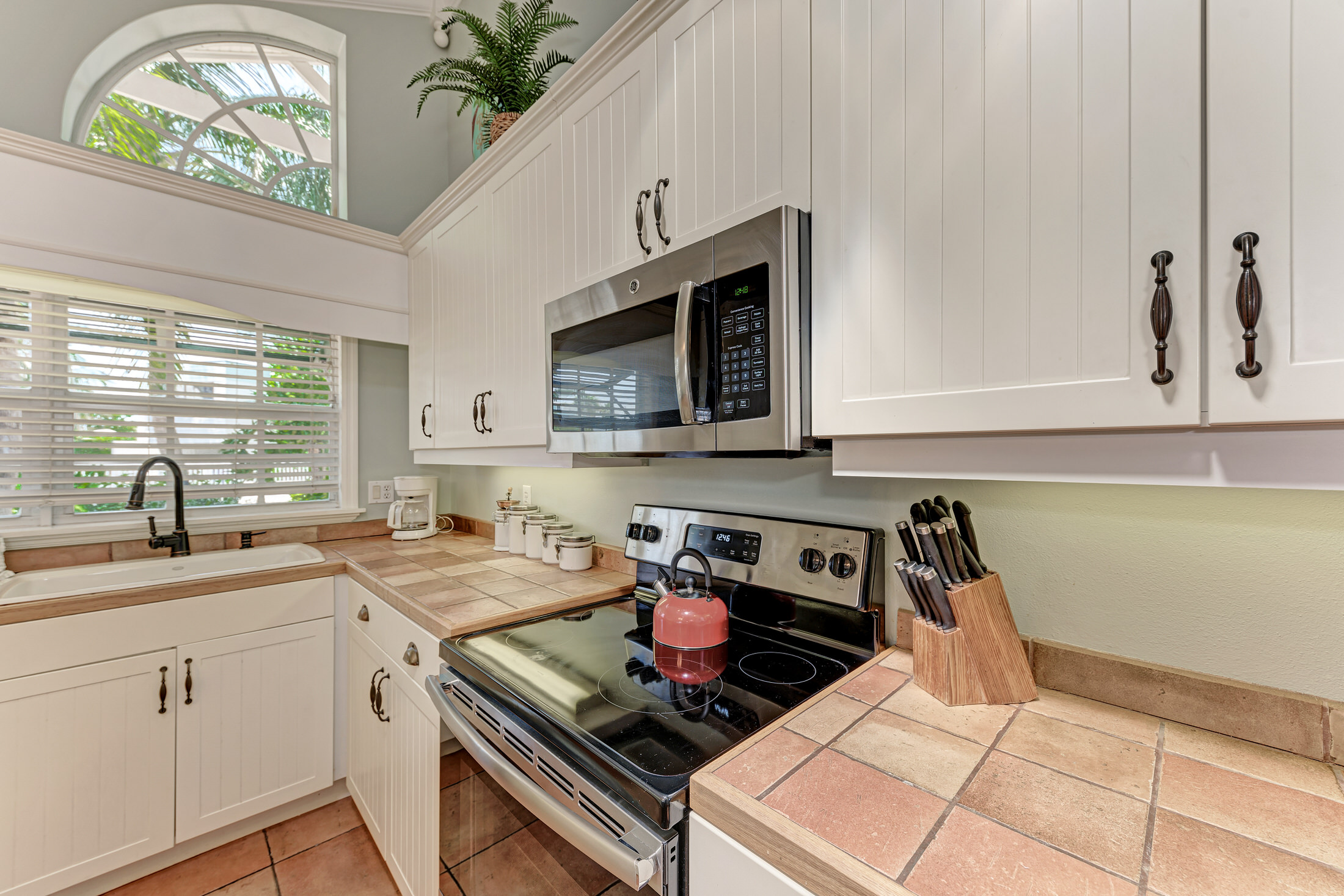 Two Bedroom Island Life Vacation Condo Rental Holmes Beach