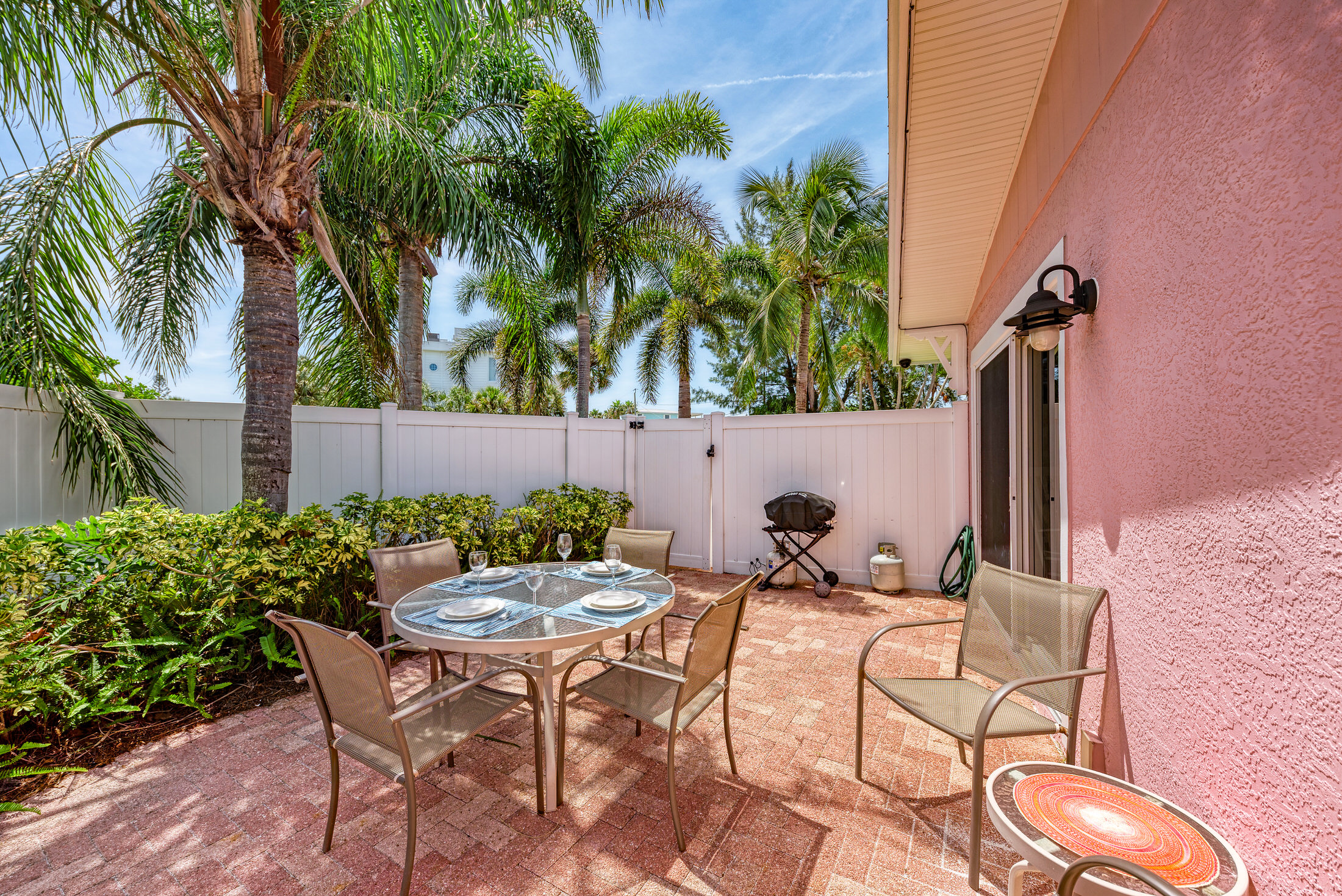 Two Bedroom Island Life Vacation Condo Rental Holmes Beach