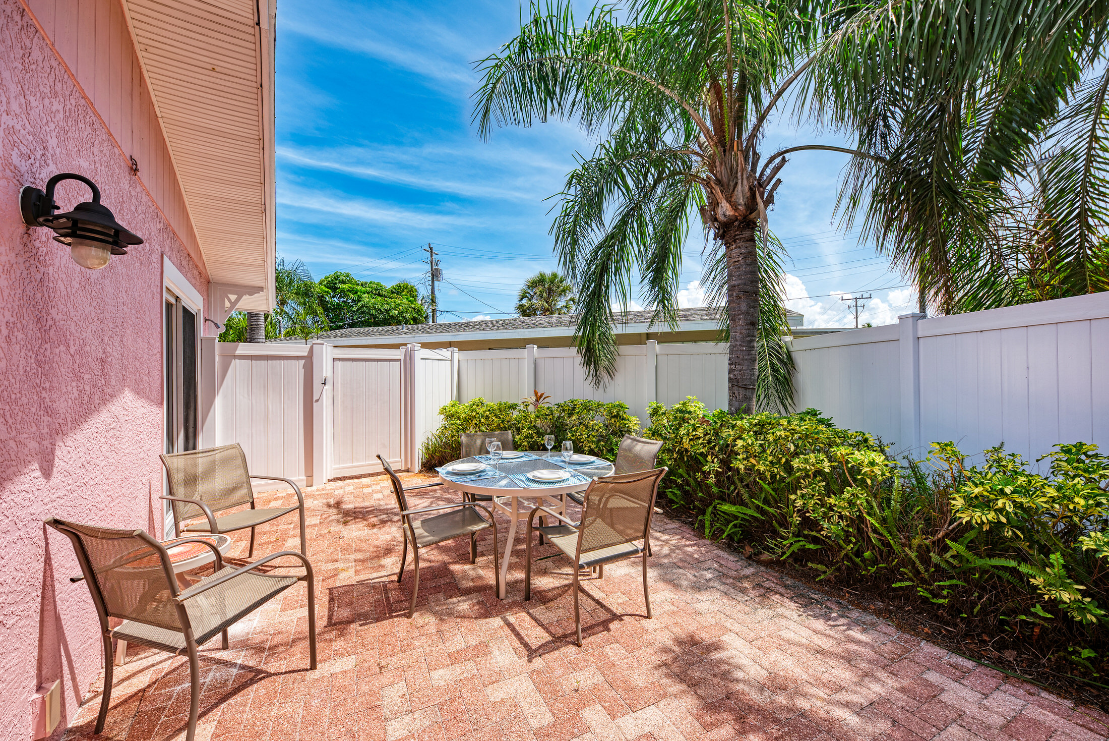 Two Bedroom Island Life Vacation Condo Rental Holmes Beach
