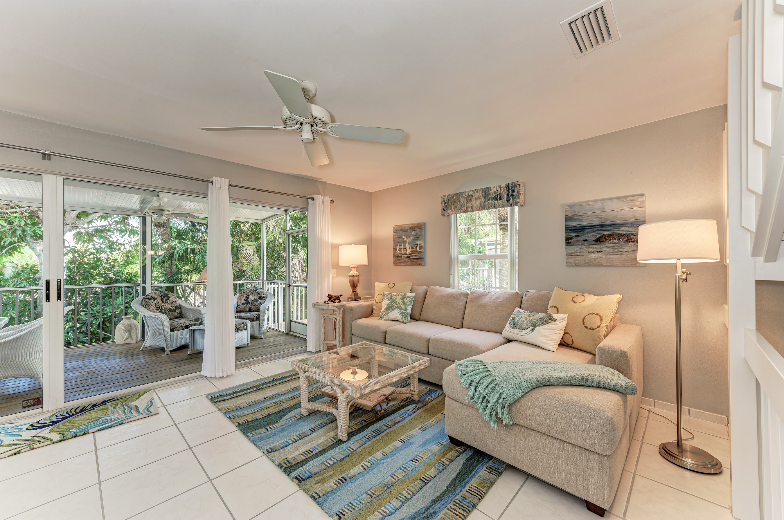 2 Bedroom Townhouse just a short walk to the beach