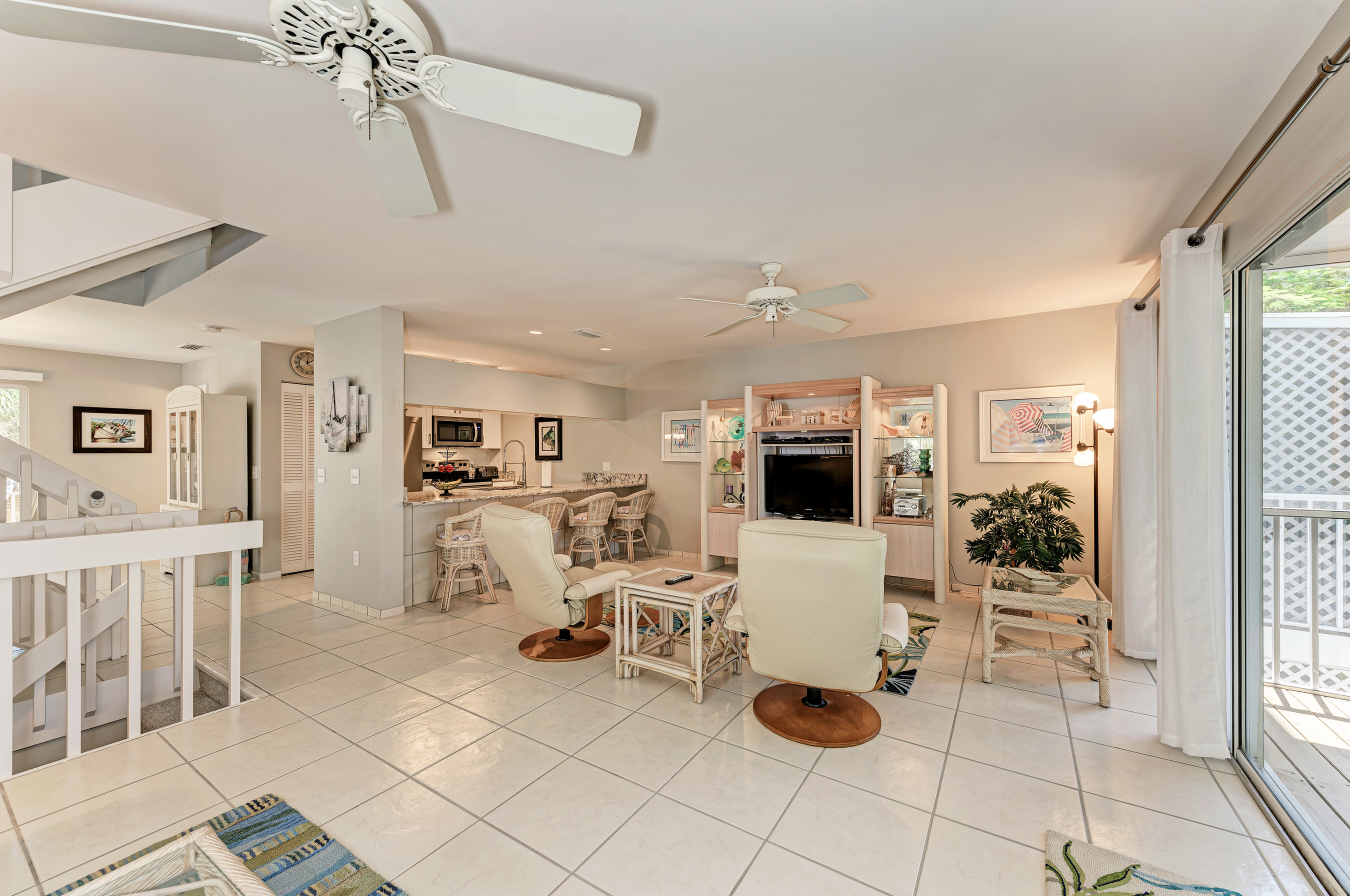 2 Bedroom Townhouse just a short walk to the beach