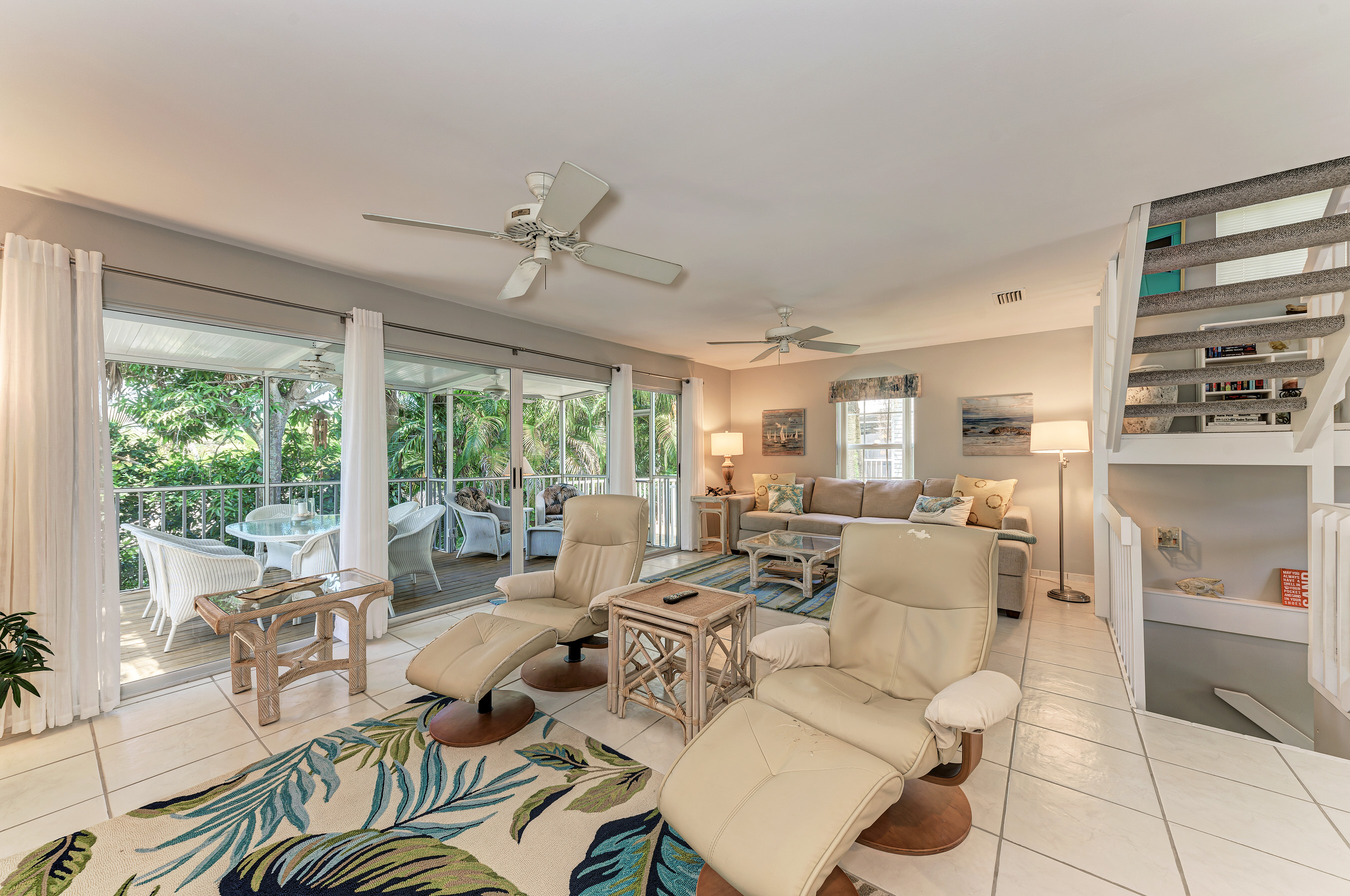 2 Bedroom Townhouse just a short walk to the beach