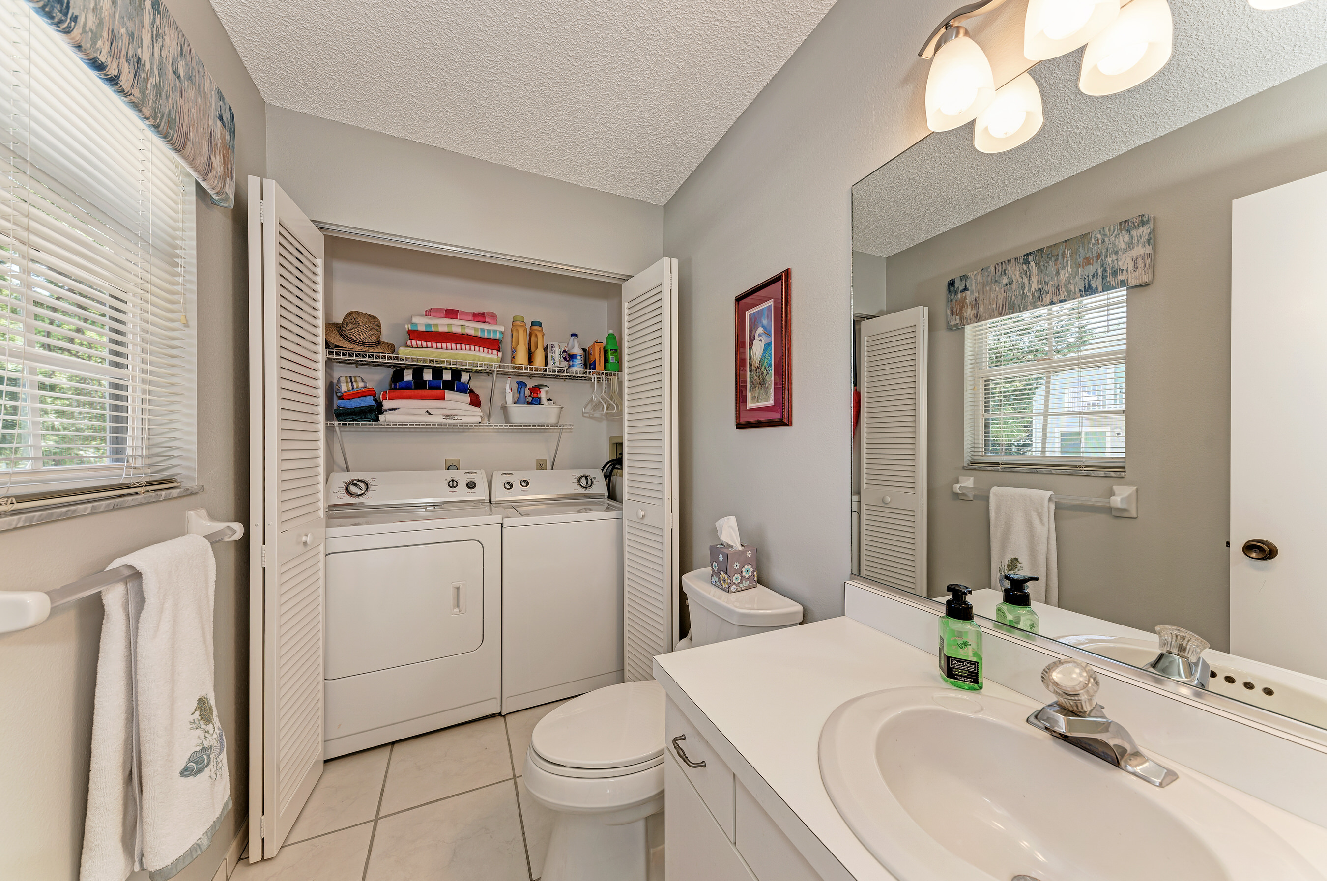 2 Bedroom Townhouse just a short walk to the beach