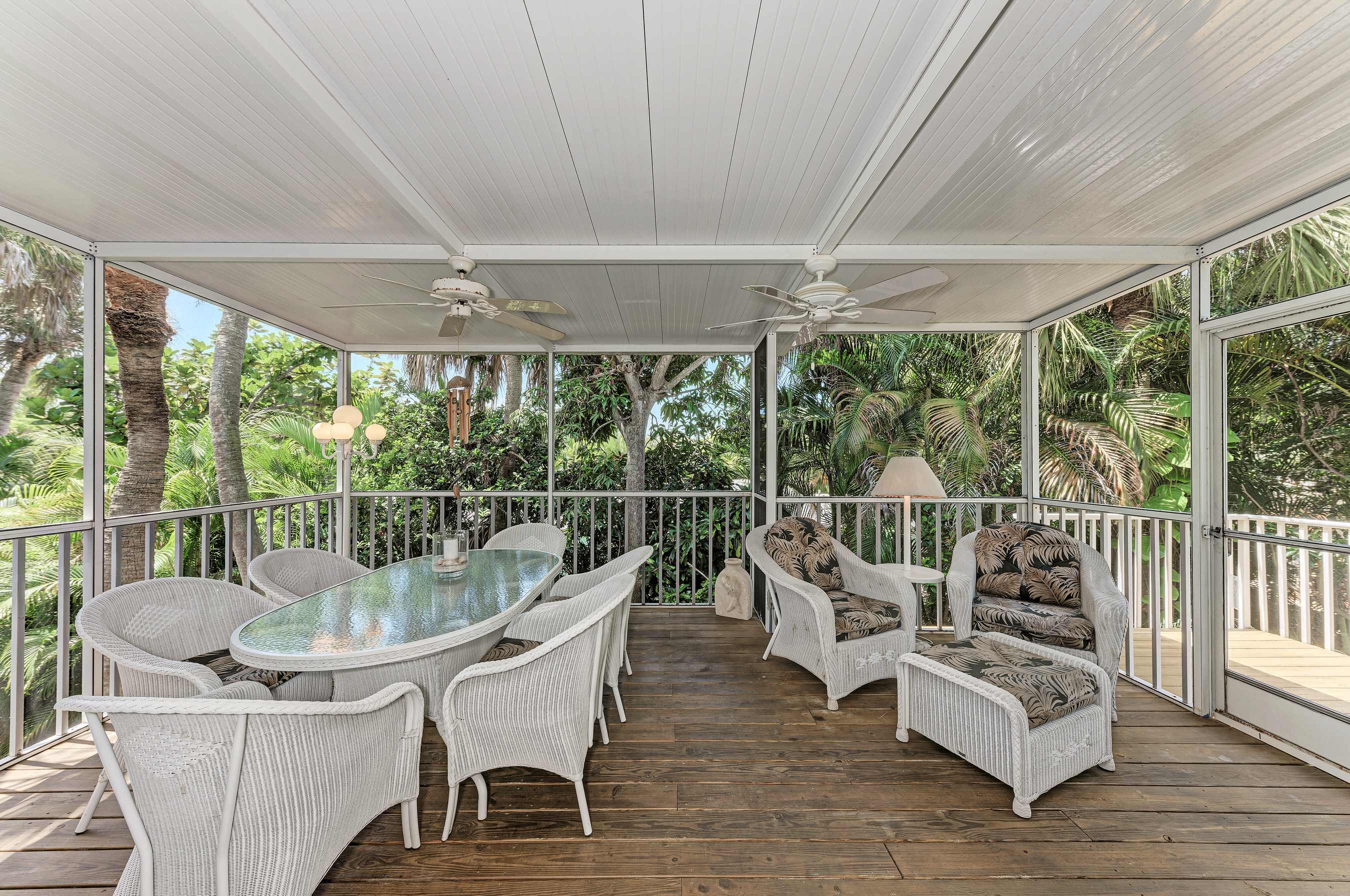 2 Bedroom Townhouse just a short walk to the beach