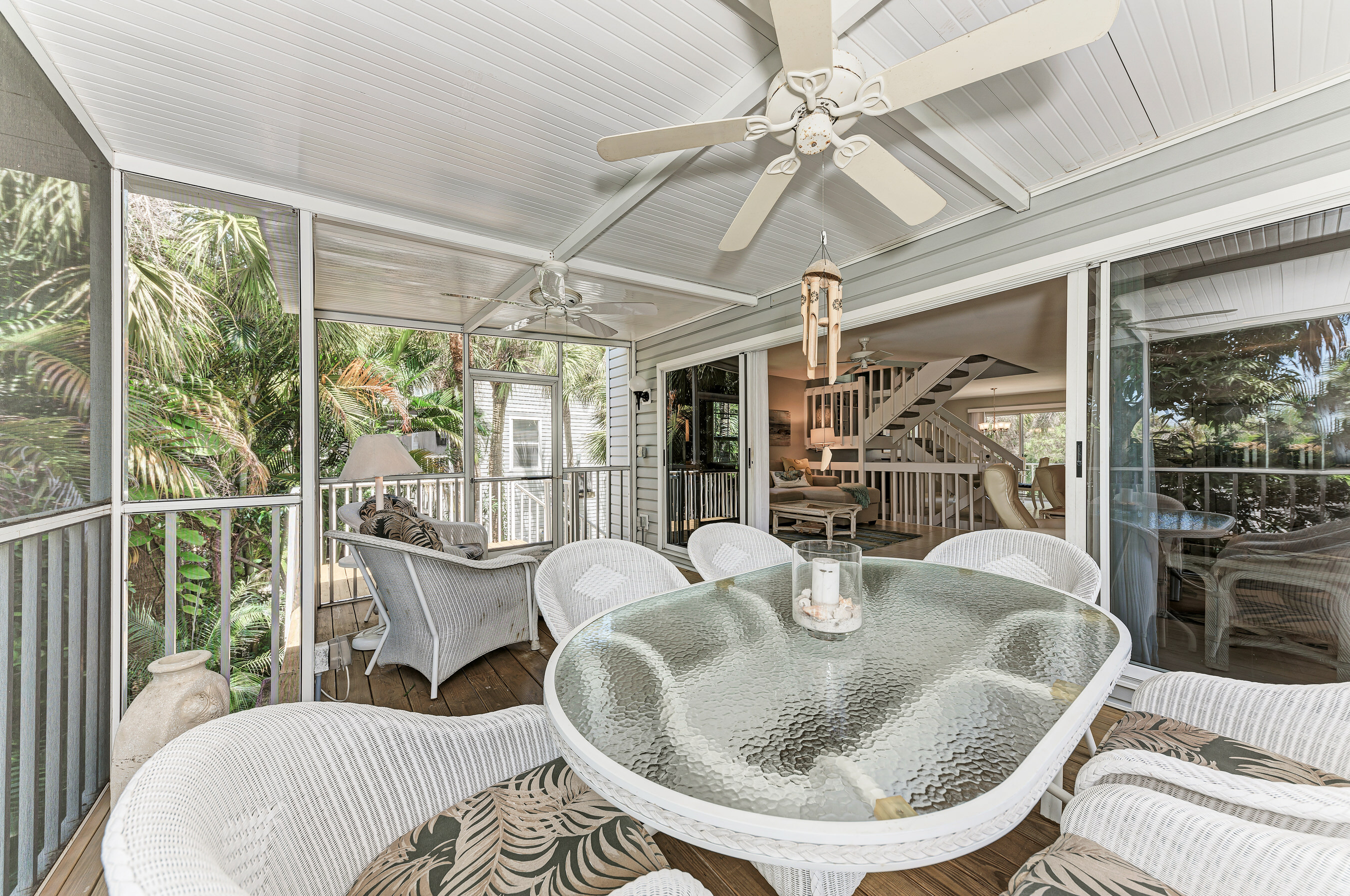 2 Bedroom Townhouse just a short walk to the beach