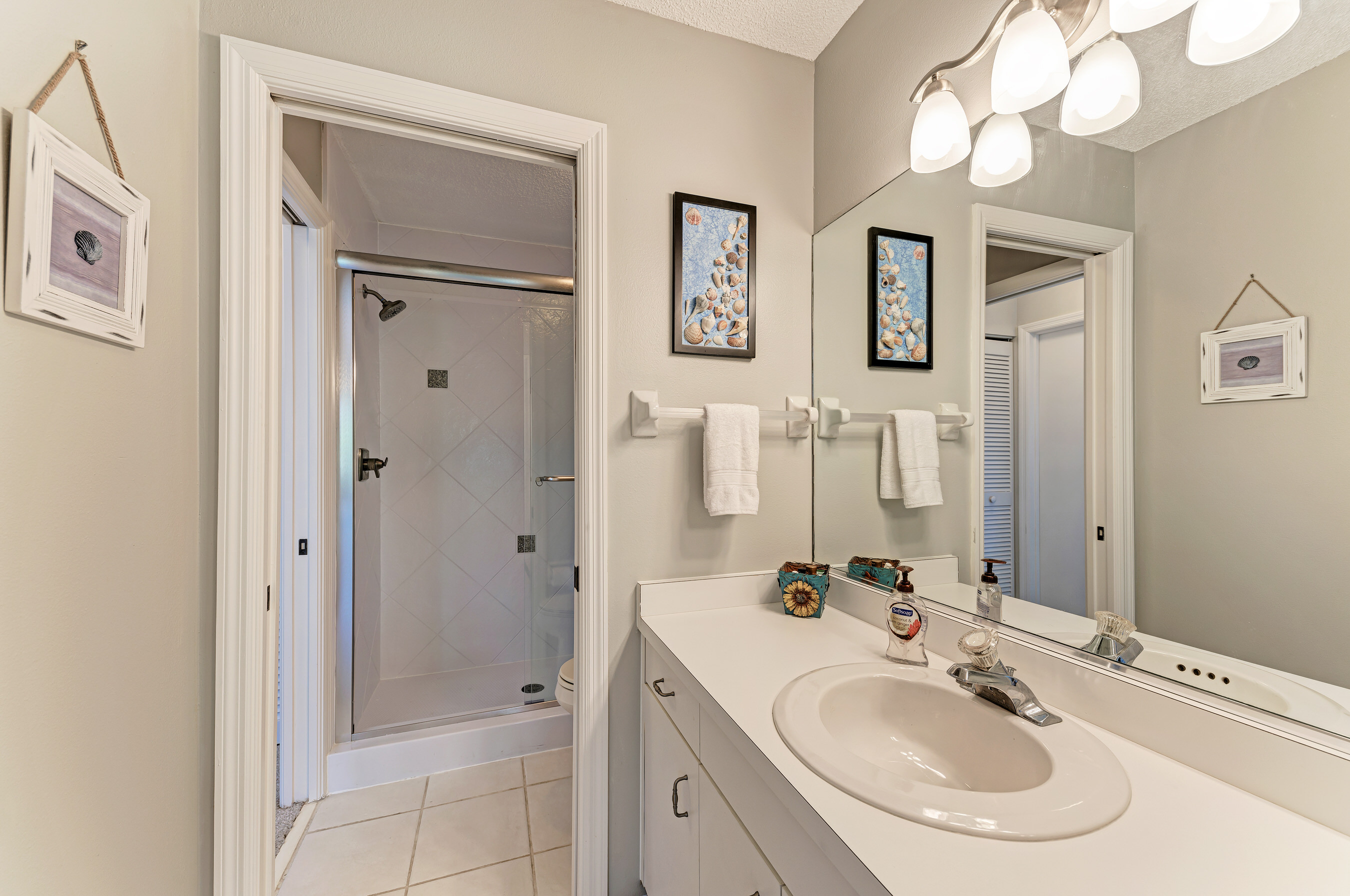 2 Bedroom Townhouse just a short walk to the beach