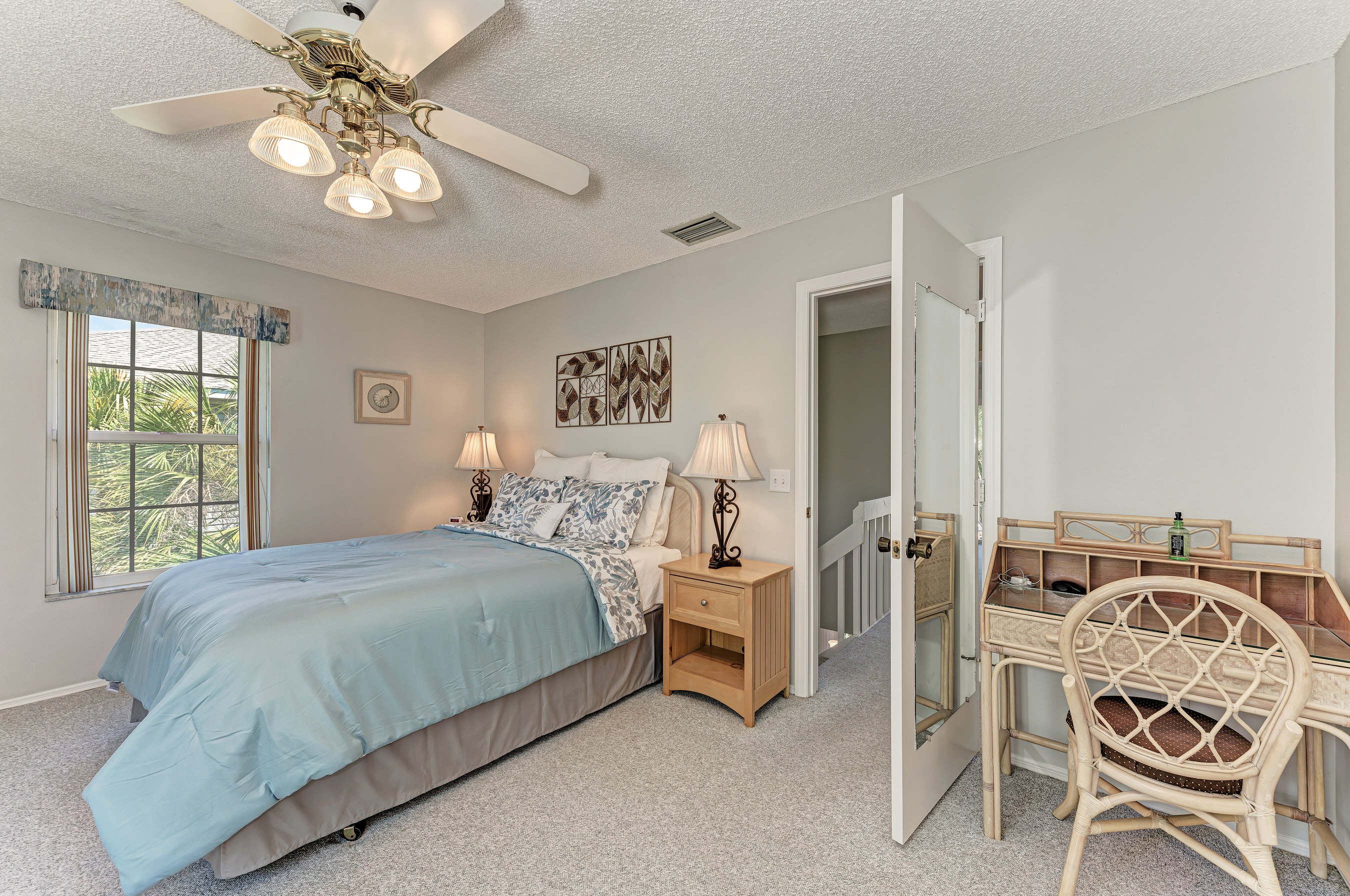 2 Bedroom Townhouse just a short walk to the beach