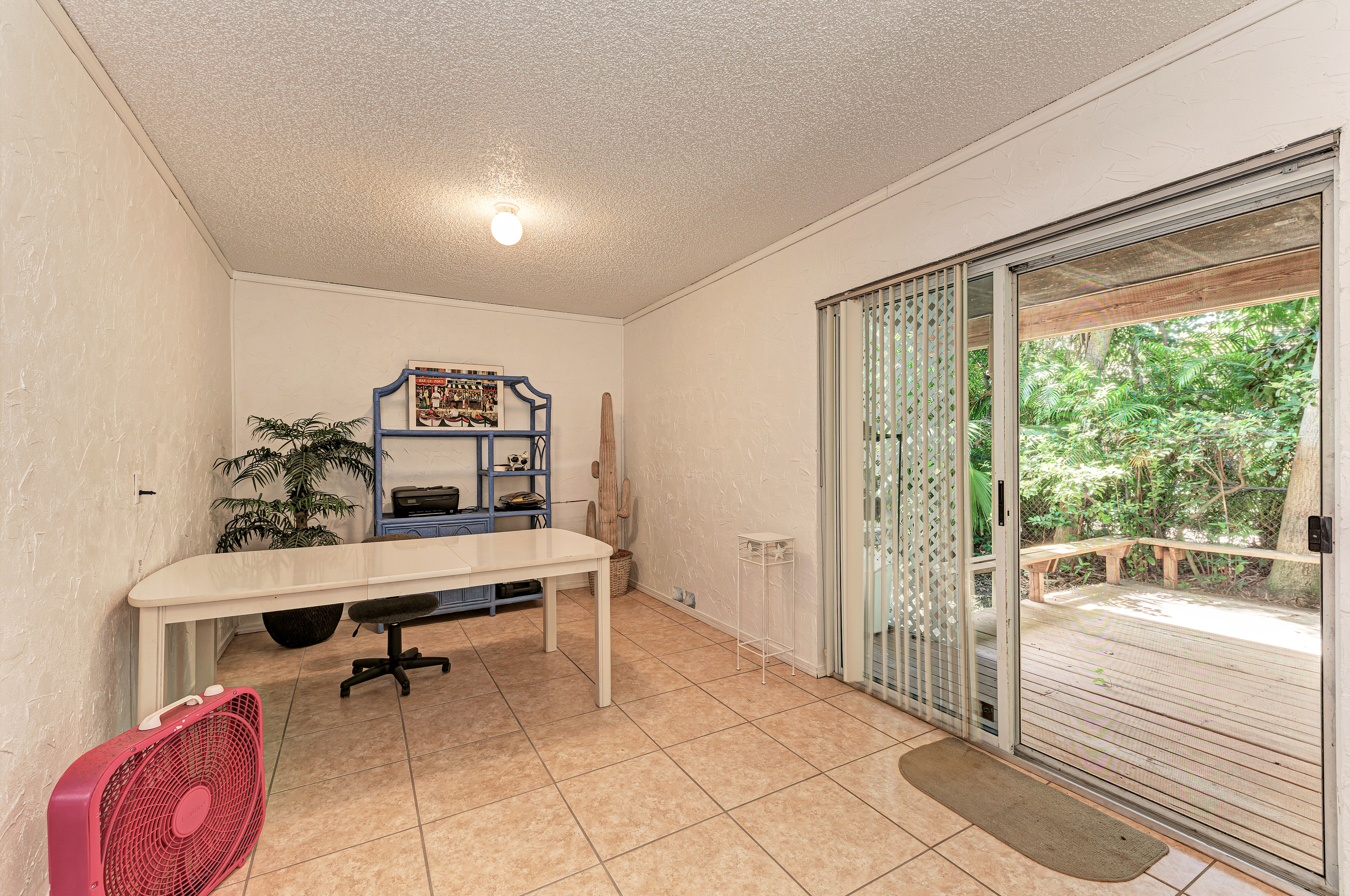 2 Bedroom Townhouse just a short walk to the beach