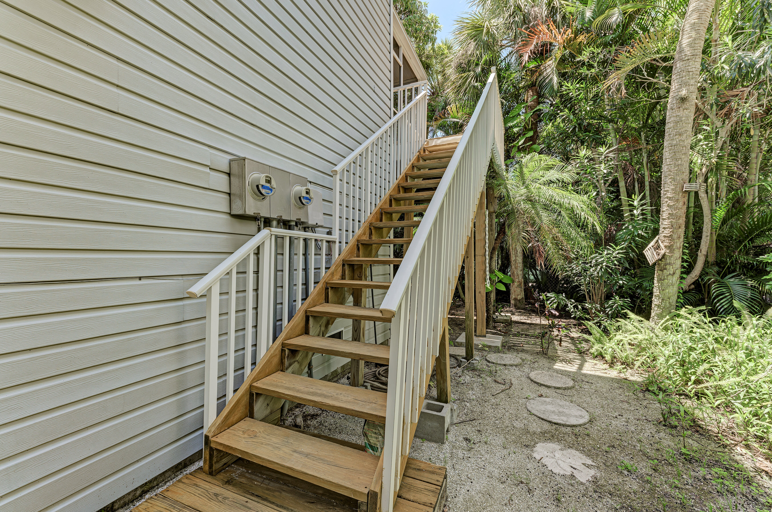2 Bedroom Townhouse just a short walk to the beach