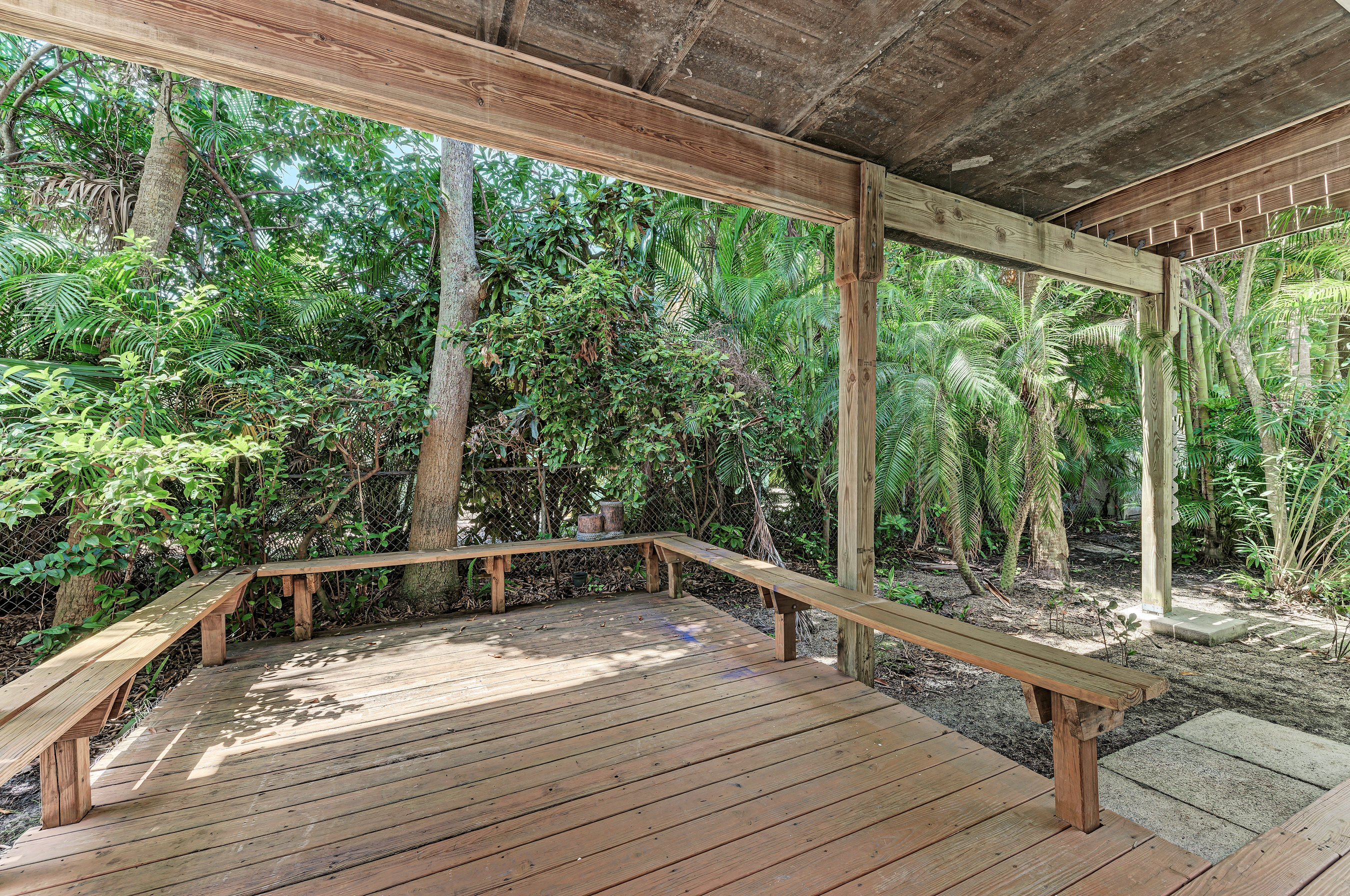 2 Bedroom Townhouse just a short walk to the beach