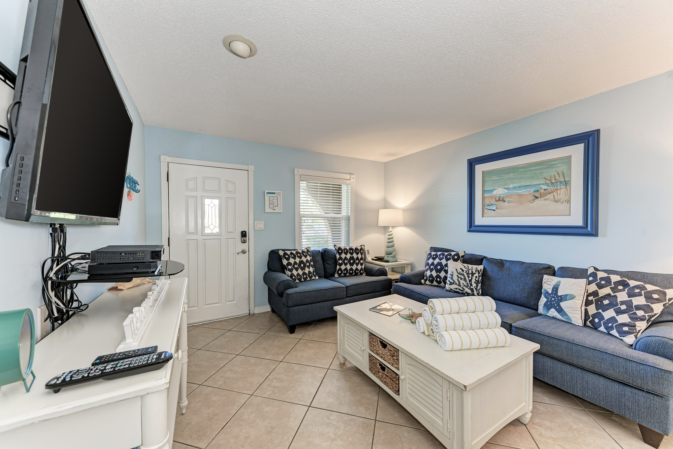 Holmes Beach Vacation Condo Two bedroom Walk  to  Beach