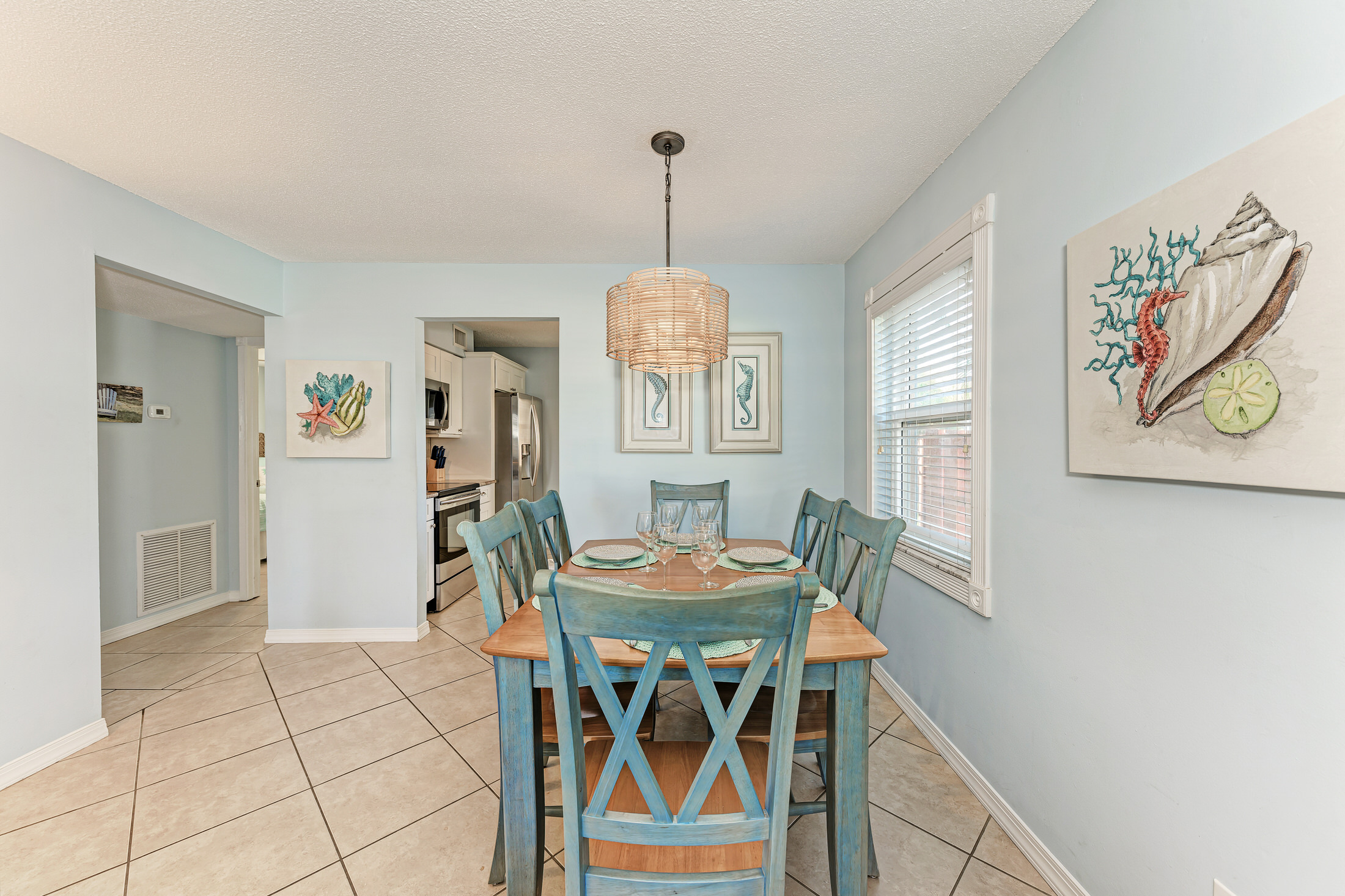 Holmes Beach Vacation Condo Two bedroom Walk  to  Beach
