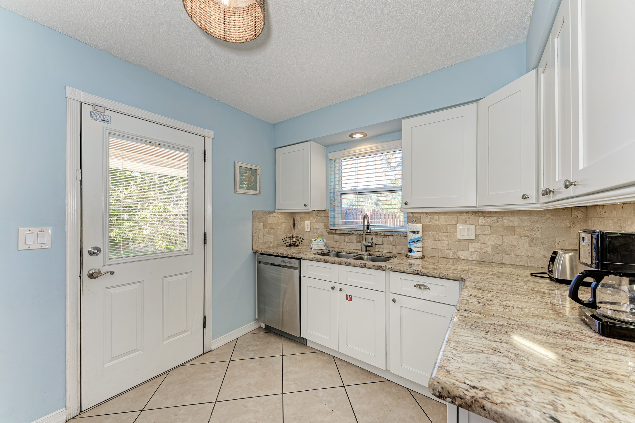 Holmes Beach Vacation Condo Two bedroom Walk  to  Beach