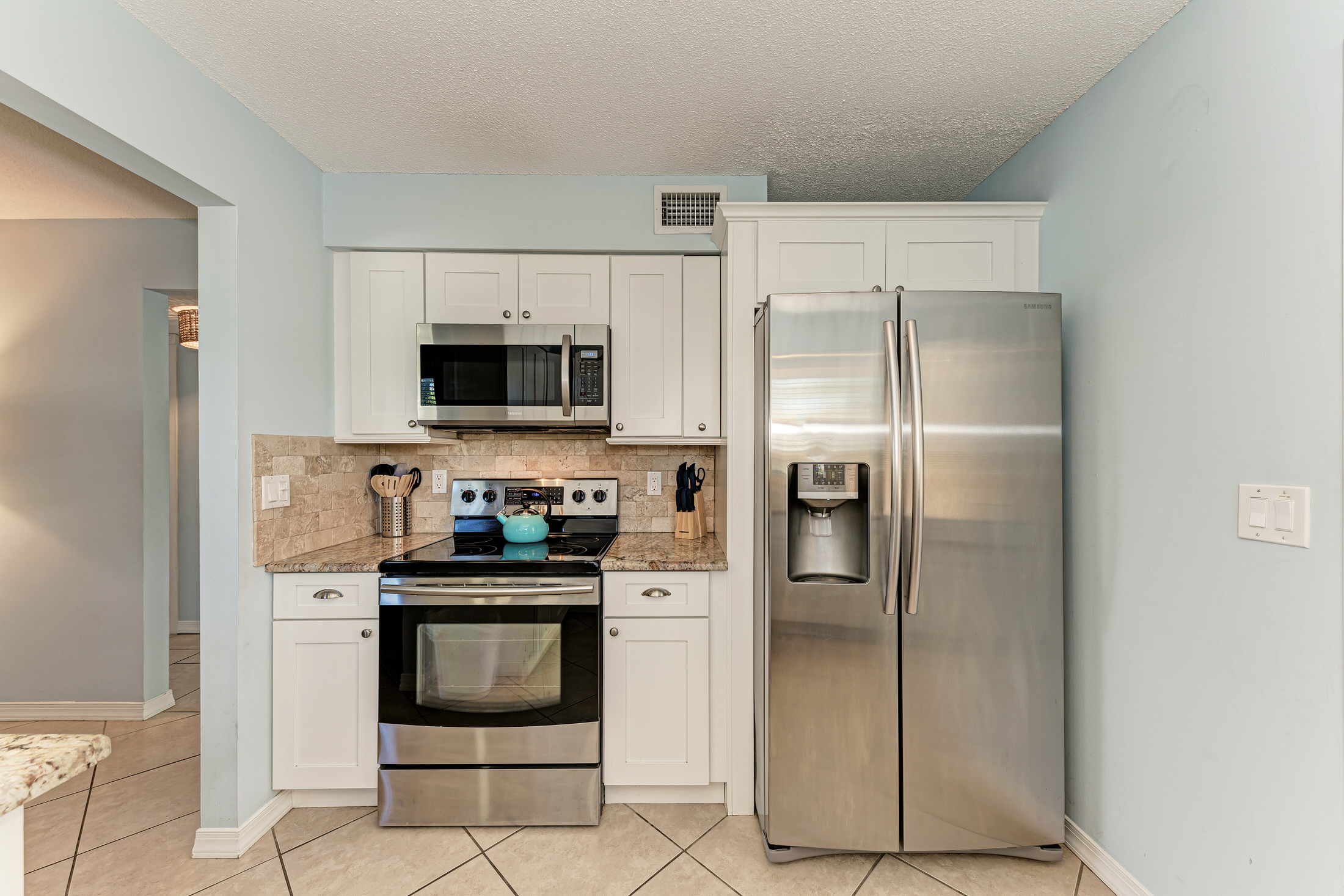 Holmes Beach Vacation Condo Two bedroom Walk  to  Beach