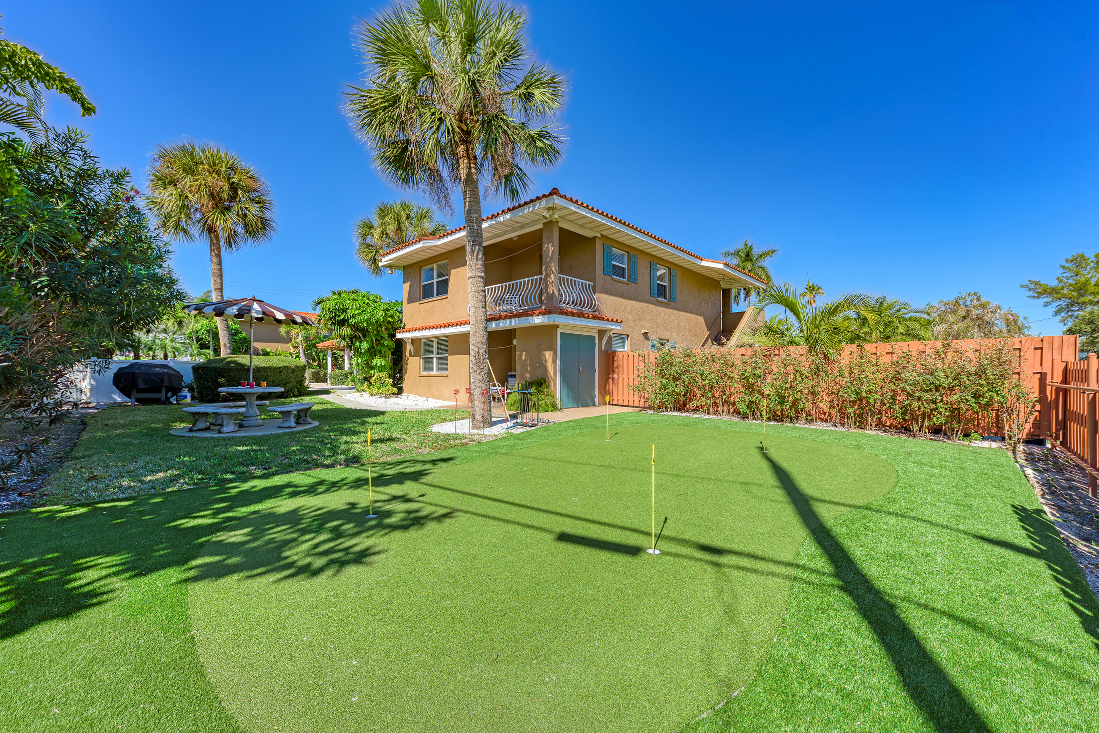 Two Bedroom Vacation Condo Just Two Minutes to the Beach