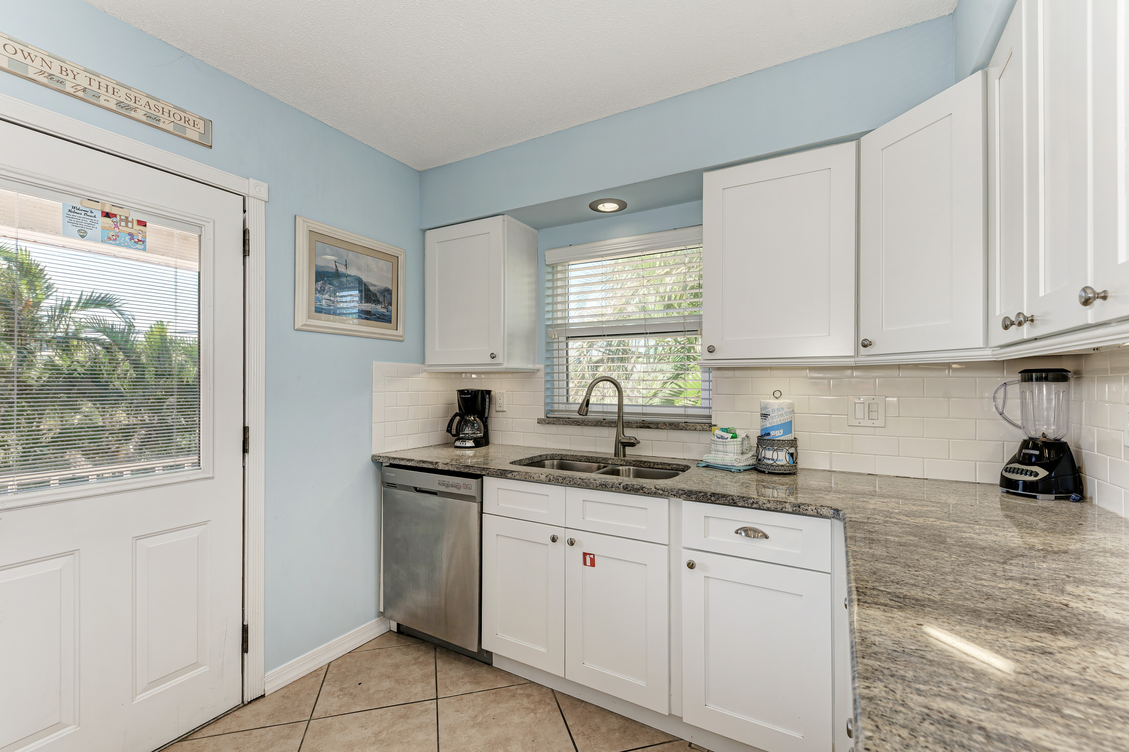 Two Bedroom Vacation Condo Just Two Minutes to the Beach
