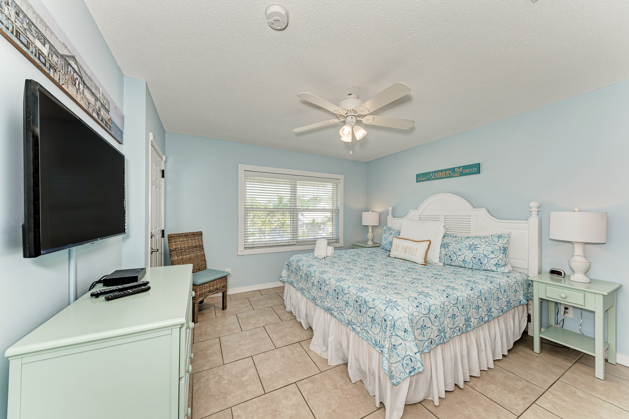 Two Bedroom Vacation Condo Just Two Minutes to the Beach
